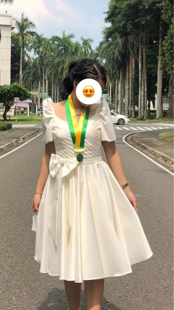 For rent! Modern Filipiniana 🫶🏻✨ Available in all sizes #LunaFilipin... |  TikTok