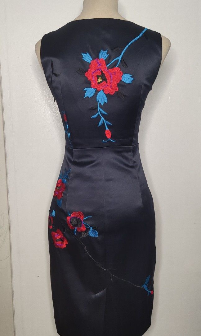 Formal branded dress. Small. (Category: Dresses) located in San Juan City. Submitted by manlove.co (Listing ID 1240398718, Image 2). Description: Worn twice only. Got this dress around P6K. This dress is very hard to let go. Its just that it does not fit me anymore. Got lots of compliment with this dress. Get it now girl..