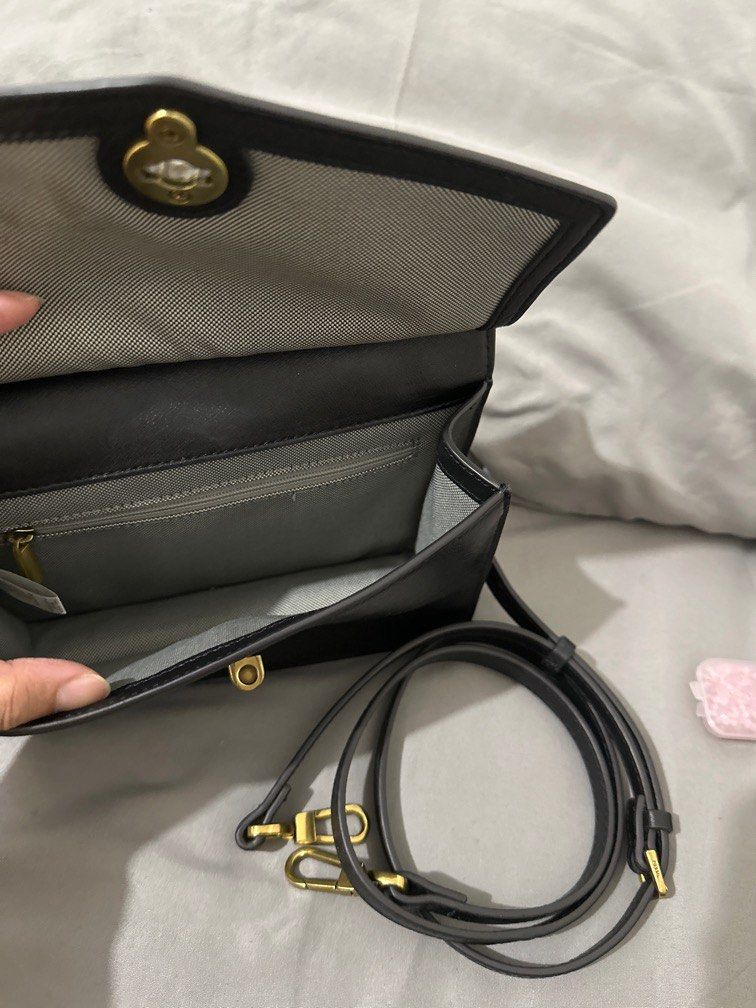 FOSSIL STEVIE SM CROSSBODY BLACK on Carousell