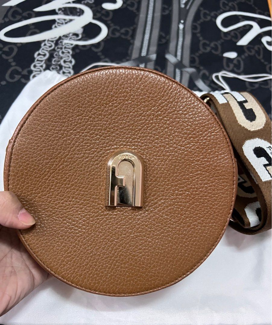Furla best sale sleek round