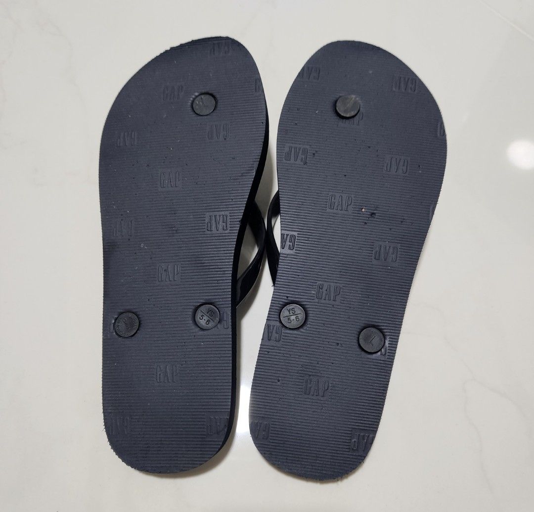 GAP slippers