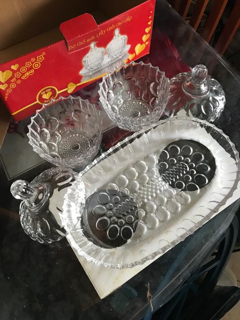 Glass plates and Bowls, Furniture & Home Living, Home Decor, Vases