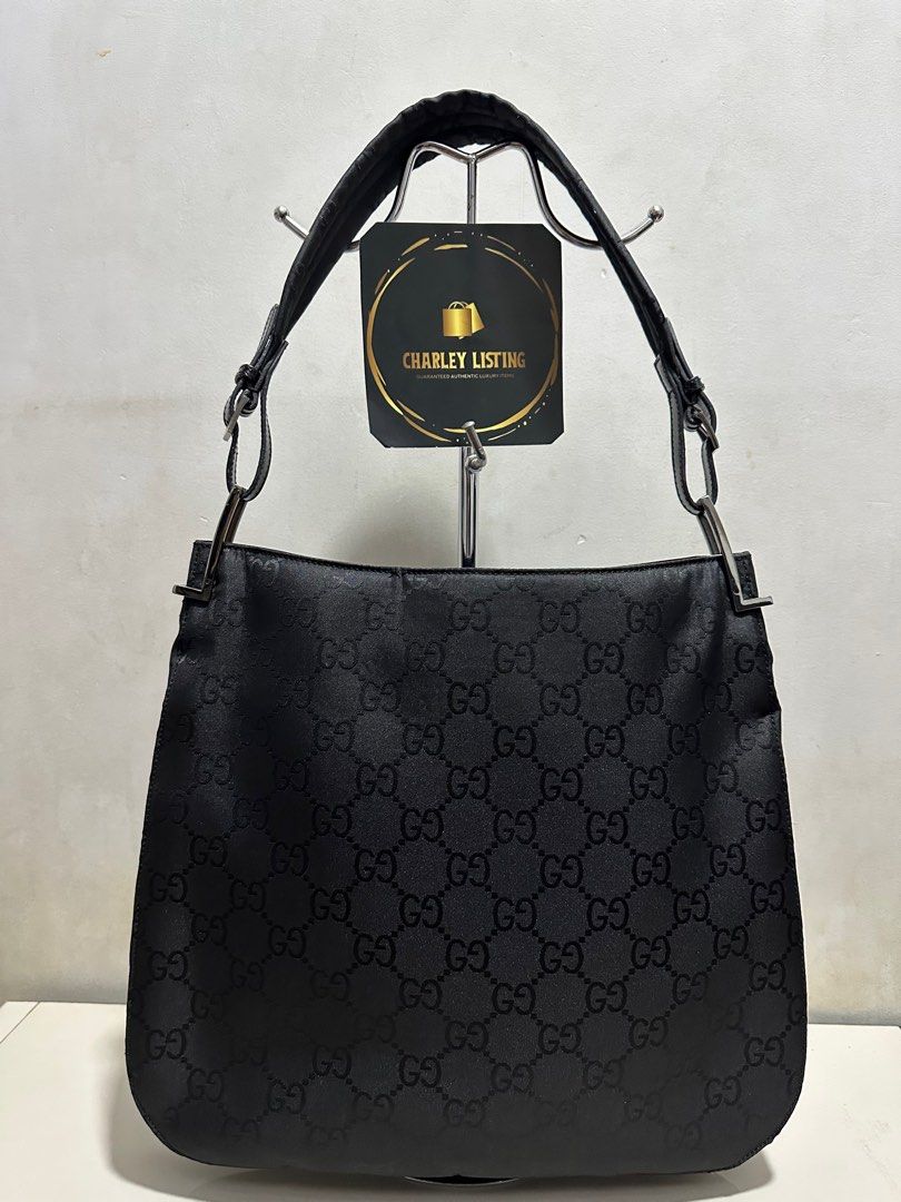 Gucci black gg on sale canvas shoulder bag