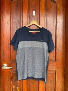 Guess shirt vneck