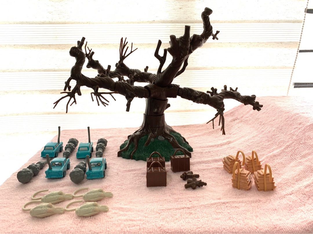 Harry Potter (Whomping Willow Game) (Category: Storybooks) located in Makati City. Submitted by heartbiz (Listing ID 1240264529, Image 3). Description: Used with care still working will send videos for sure buyer what you see is what you get. RFS: Decluttering.
