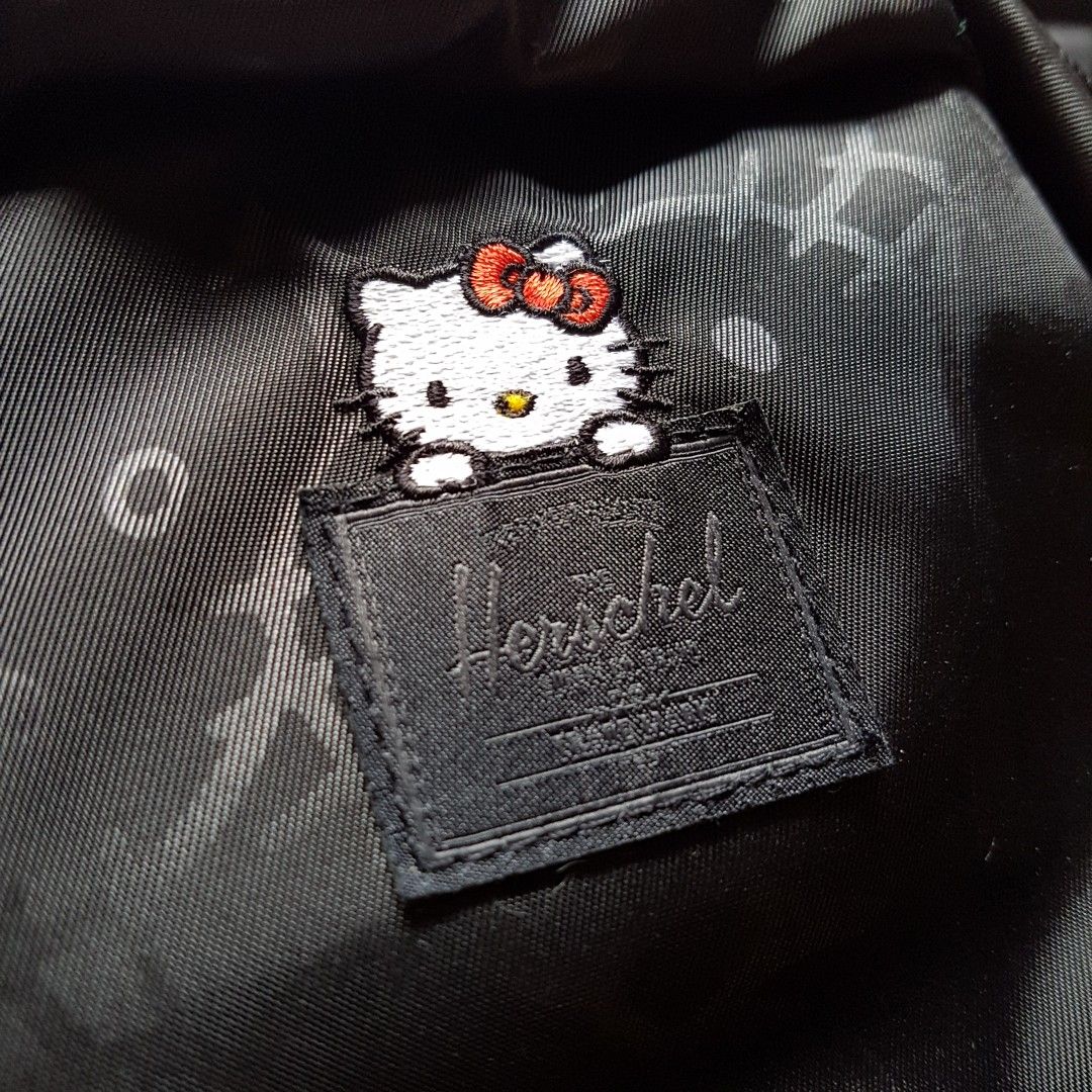 Herschel hello kitty wallet top