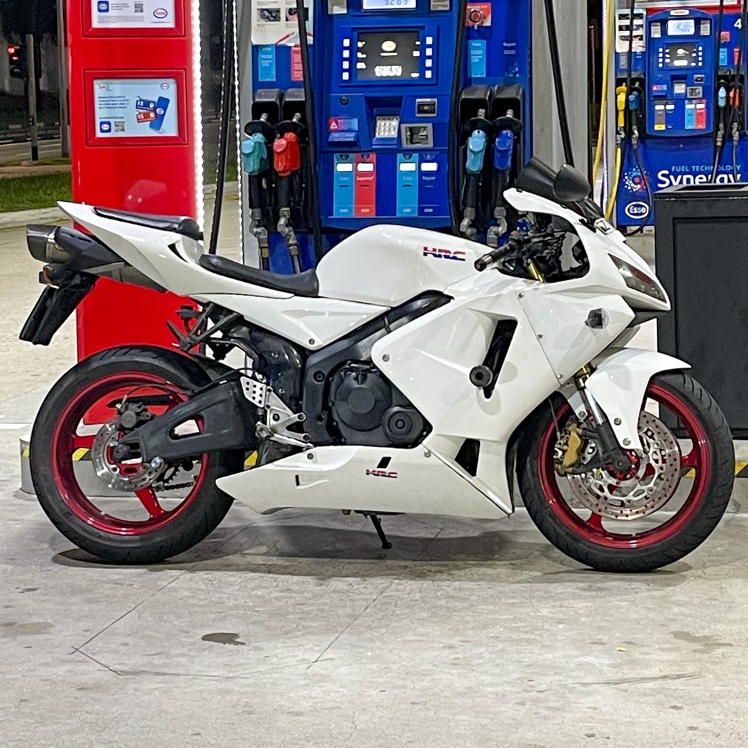 Honda CBR600RR (2025 Oct COE) with Arrow Exhaust! [Low mileage