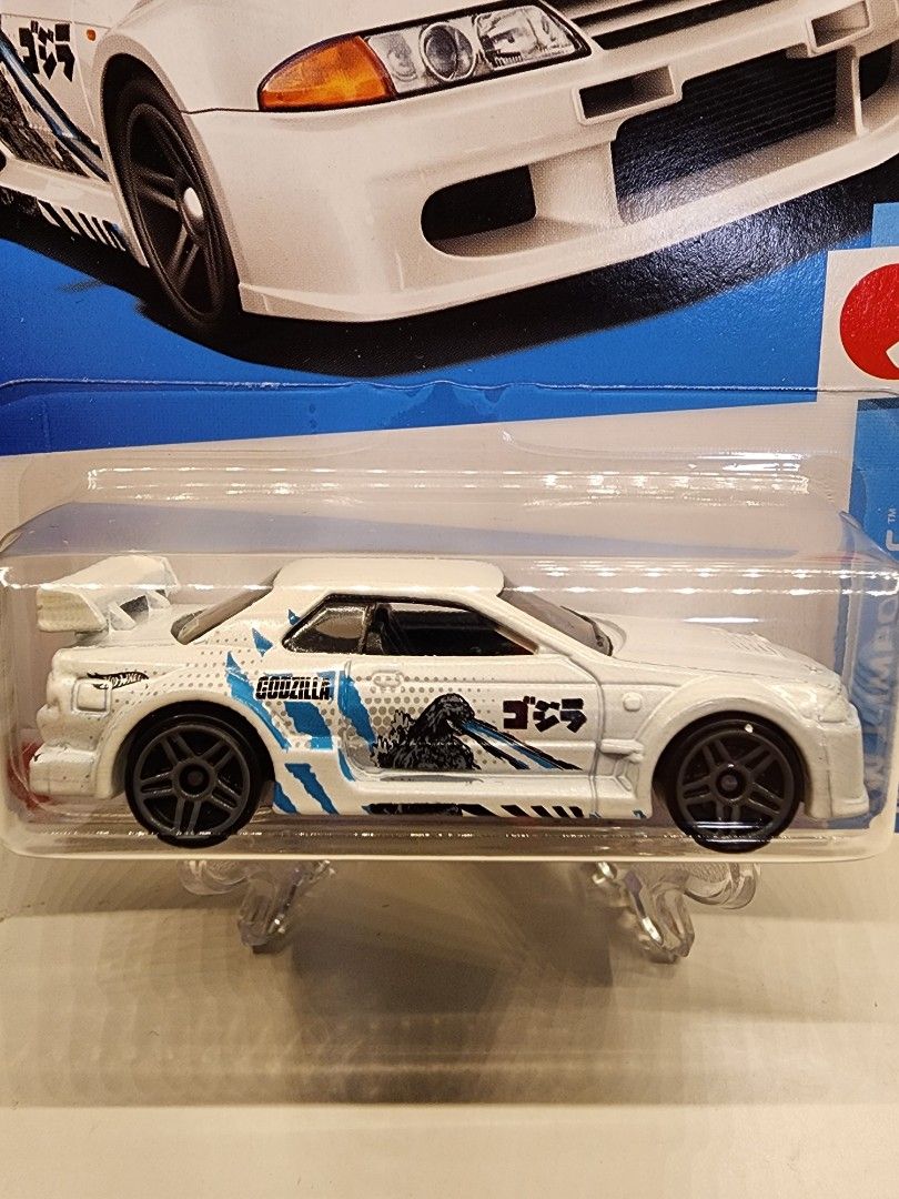 Hot Wheels Color Shifter Nissan Skyline GT-R (R32) Die Cast Car main image 1