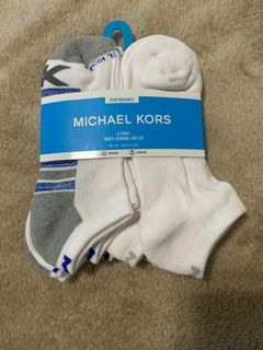 Imported 💯% Authentic Michael Kors Men’s white cushioned low cut socks 6 pairs Size US7-12