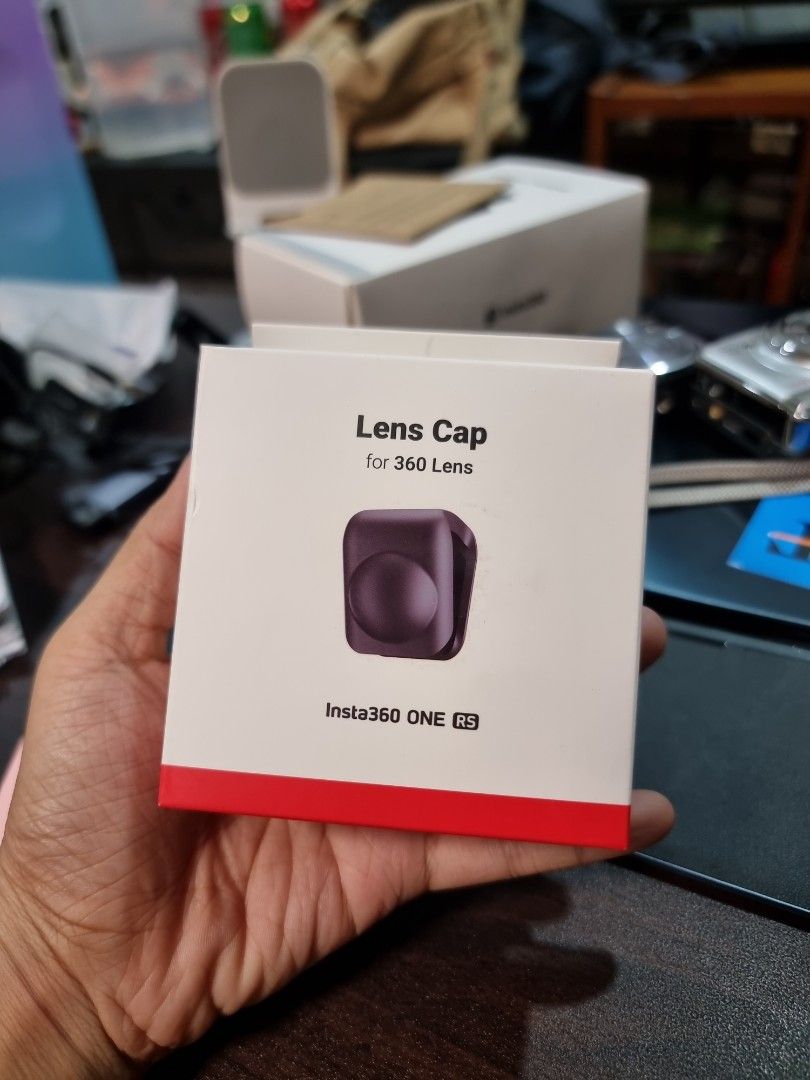 Insta360 One RS lens cap (Category: Other Photography Accessories) located in Quezon City. Submitted by _patgee_ (Listing ID 1240303351, Image 1). Description: Insta360 One RS lens cap ✨️NEVR USED ✨️SEALED - NEVER OPENED ✨️SRP IS AROUND 800.00 PESOS.