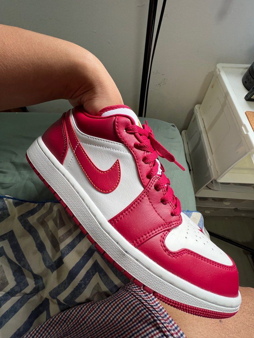 Red jordans size 10 top