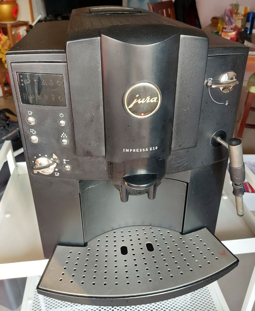 Jura Impressa E10 Automatic Coffee Machine