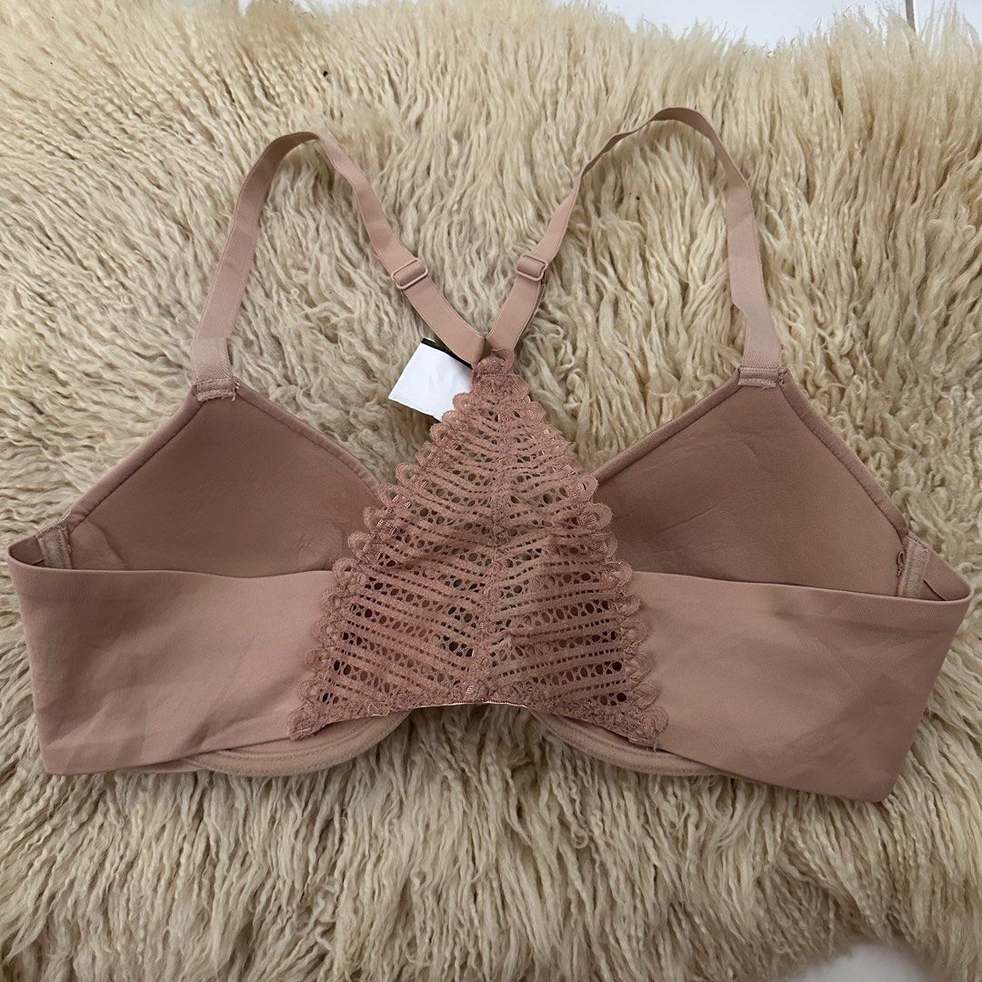 Just Be Nude Bra, Seamless style Perfect for white tshirt/attire 40C on tag Sister  sizes: 38D, 42B, Women's Fashion, Undergarments & Loungewear on Carousell