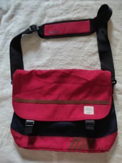 k swss sling bag