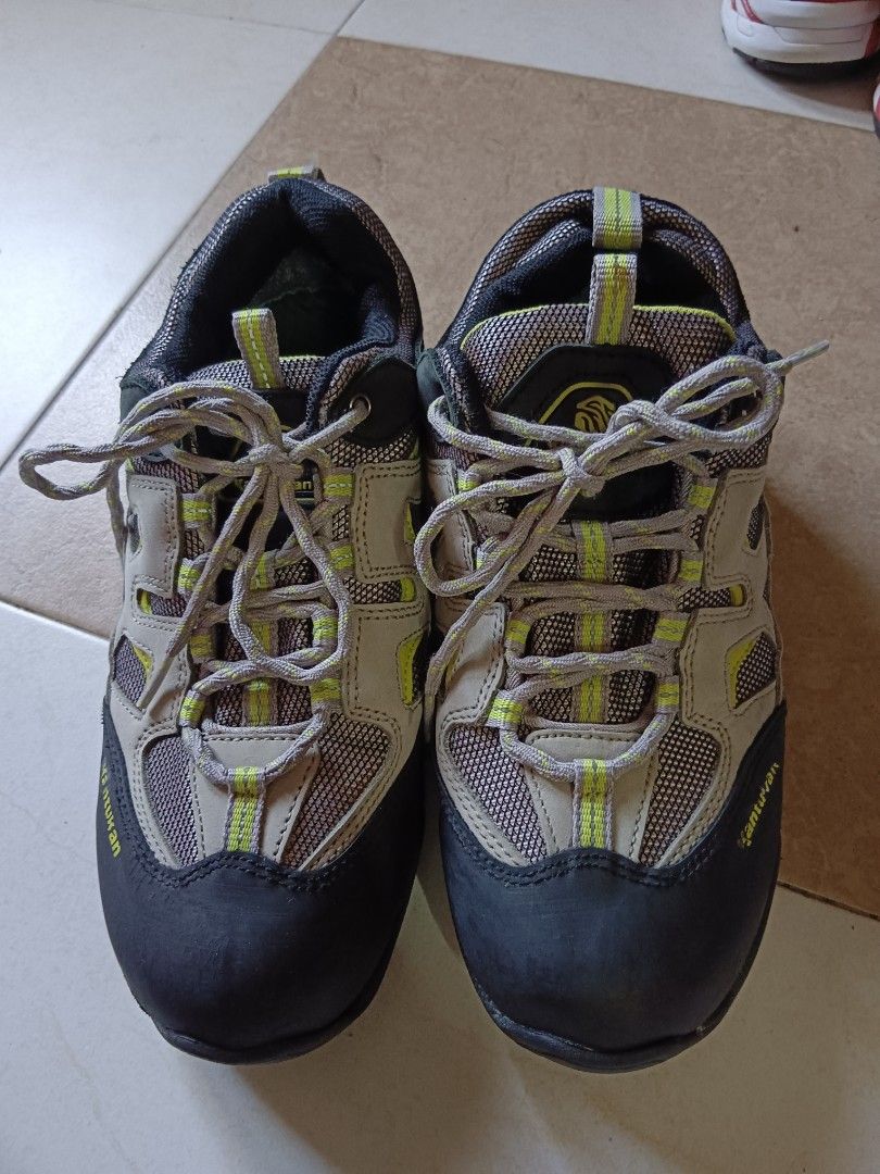 Kasut hiking online