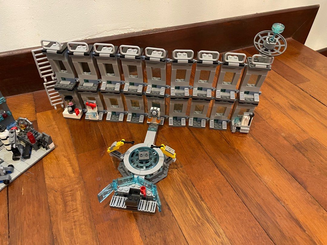 Lego Marvel Ironman Hall of Armour 76125 x 2 and Iron Man