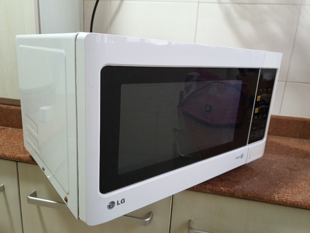 LG Microwave oven and griller, TV & Home Appliances, Kitchen Appliances, Ovens & Toasters on