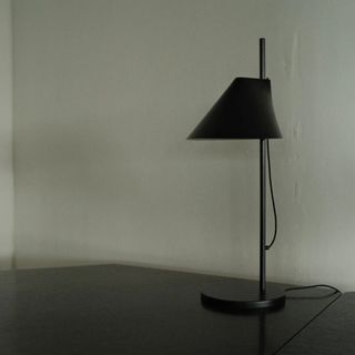 Louis Poulsen Yuh table lamp by Gamfratesi