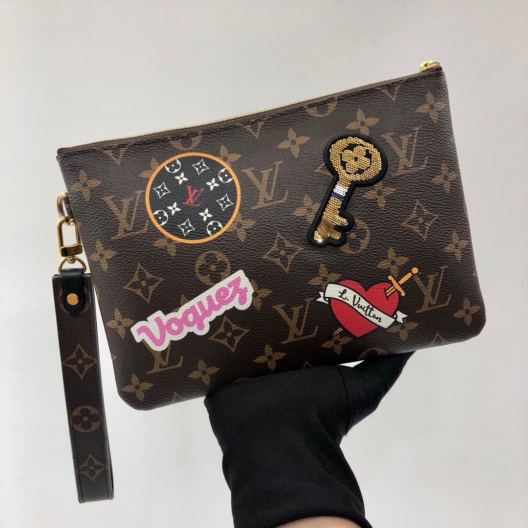 City pouch hotsell louis vuitton