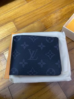 Authentic LV Passport Cover Damier Graphite Canvas 9.5 x 13.5 cm, Men's  Fashion, Watches & Accessories, Wallets & Card Holders on Carousell