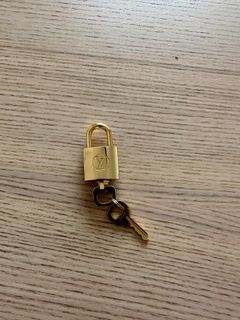 Louis Vuitton Padlock and Two Keys 448 Bag Charm Lock Silver 
