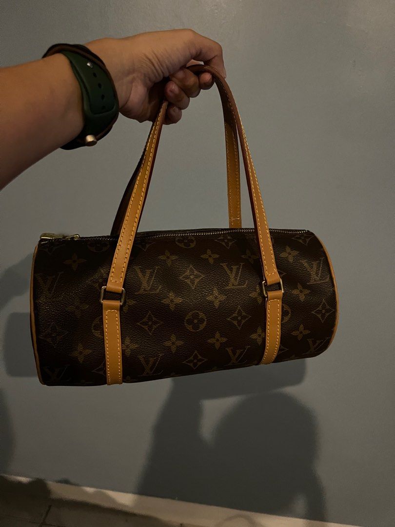LV monogram Papillon (Category: Luxury Bags & Wallets) located in Davao. Submitted by cecilececile4361 (Listing ID 1240380063, Image 3). Description: .