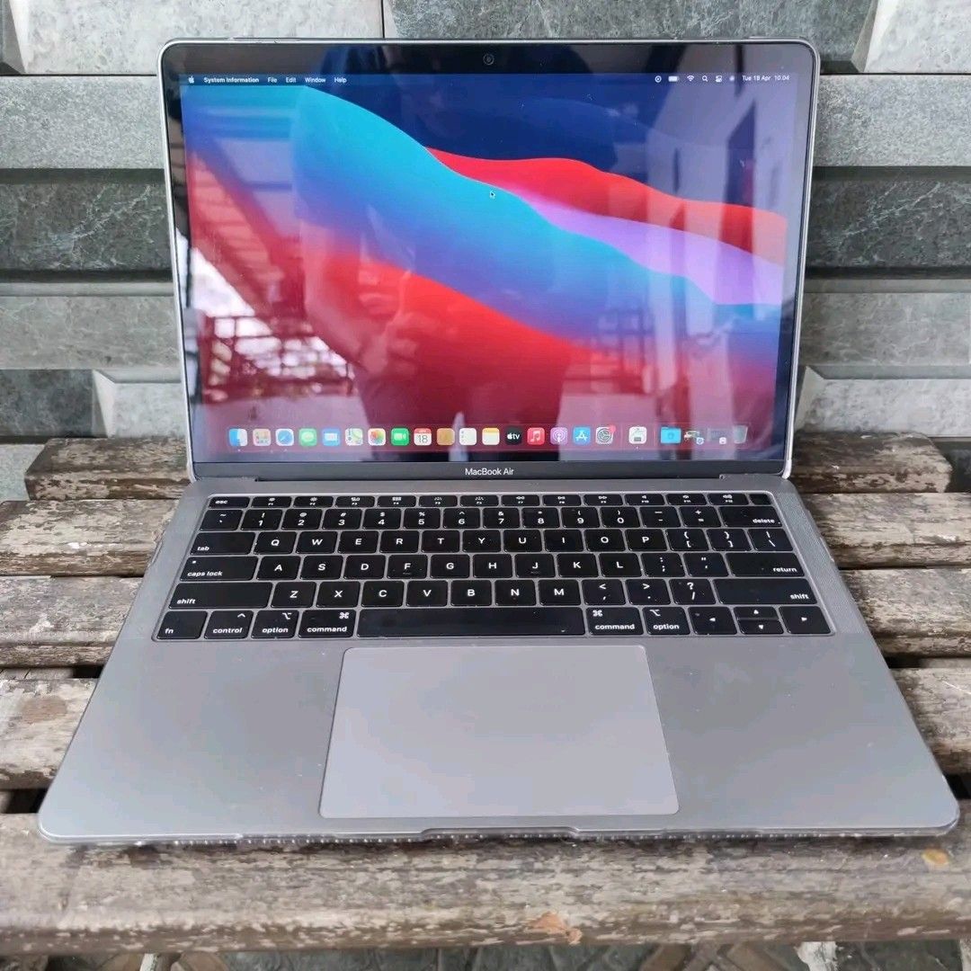 Macbook Air 13 inci Tahun 2018 core i5 ram 8GB ssd 128 fullseat