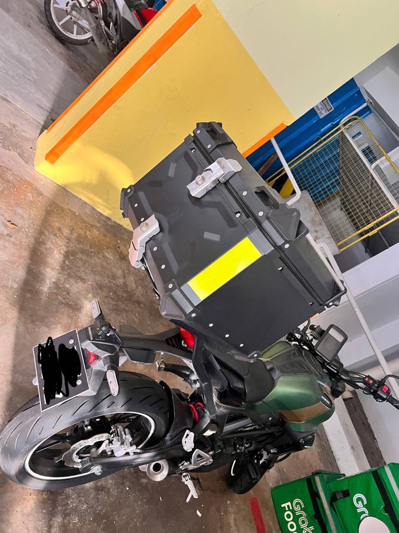 MOTOR BOX WITH RACK, Motorcycles, Motorcycle Apparel on Carousell