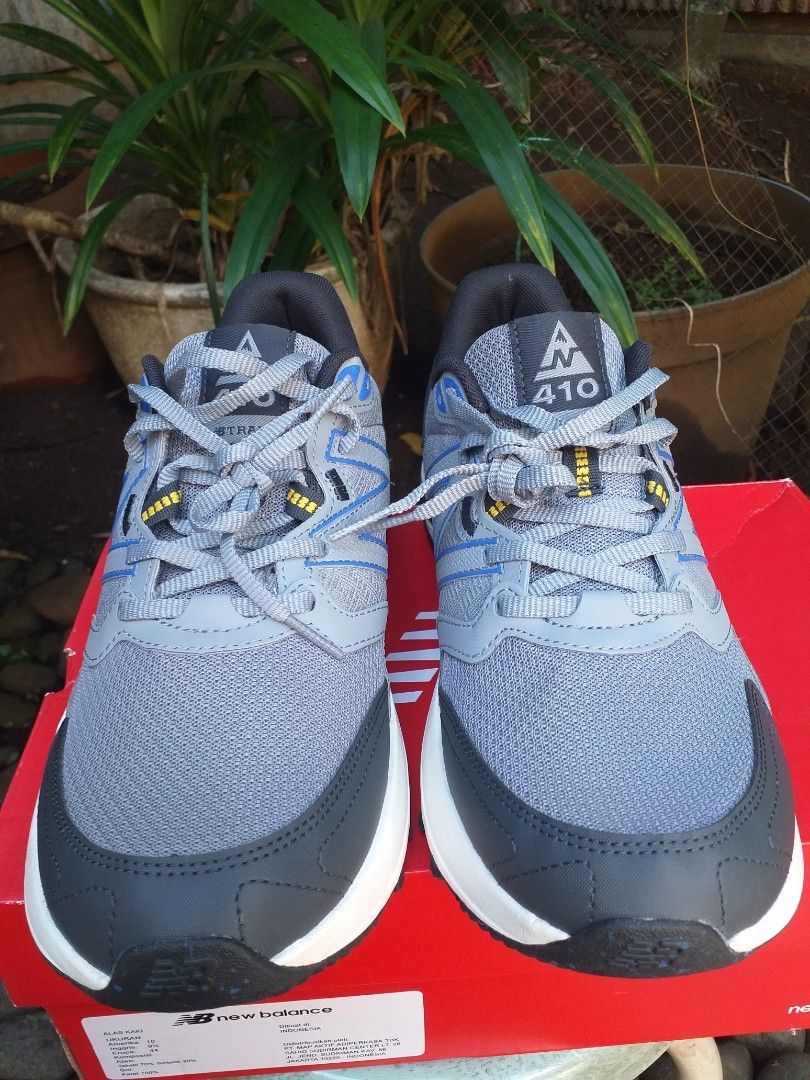 New balance 410 trail size 44 Fesyen Pria Sepatu Sneakers di