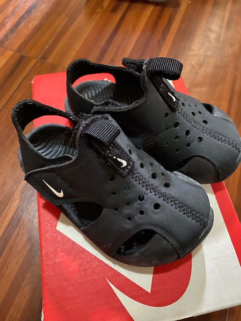 Nike Sunray Protect 2 size 5c