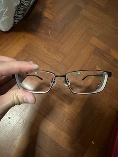 (Category: ) located in . Submitted by isellclothes (Listing ID 1240307624, Image 1). Description: .