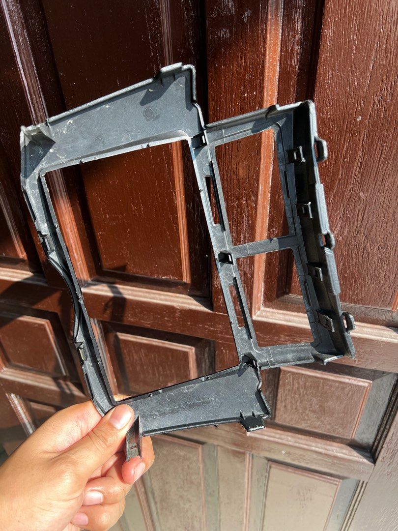 Aux In Tape Yaris: Mengupas Fitur, Kelebihan, Kekurangan, dan Alternatifnya