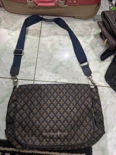 (Category: ) located in . Submitted by betchayboutique (Listing ID 1240308867, Image 1). Description: .
