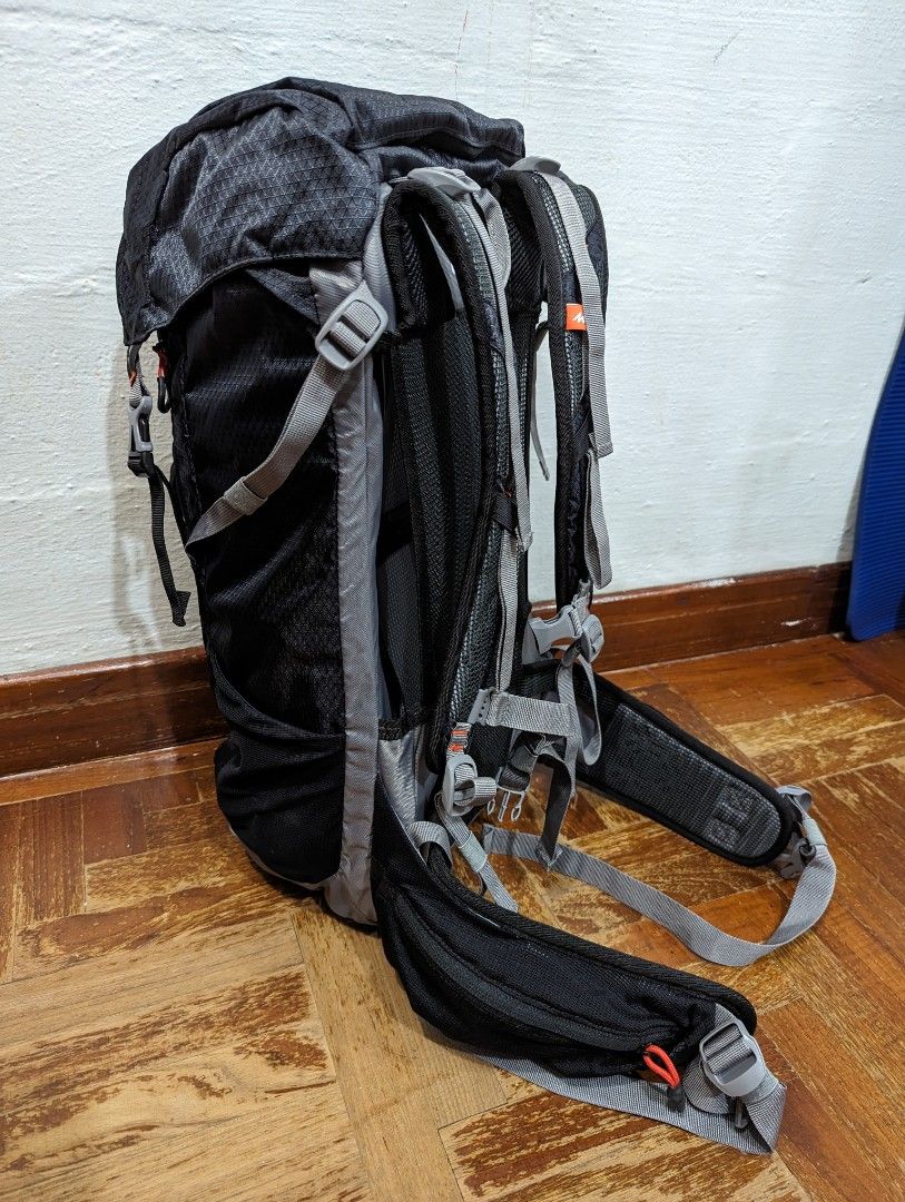 Quechua Backpack 20L with back ventilation, Men's Fashion, Bags