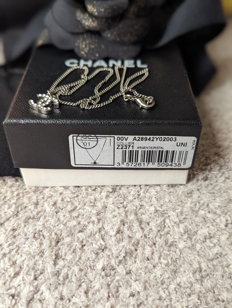 RARE Chanel CC F14V logo classic timeless crystal necklace box tag, Women's  Fashion, Jewelry & Organisers, Necklaces on Carousell
