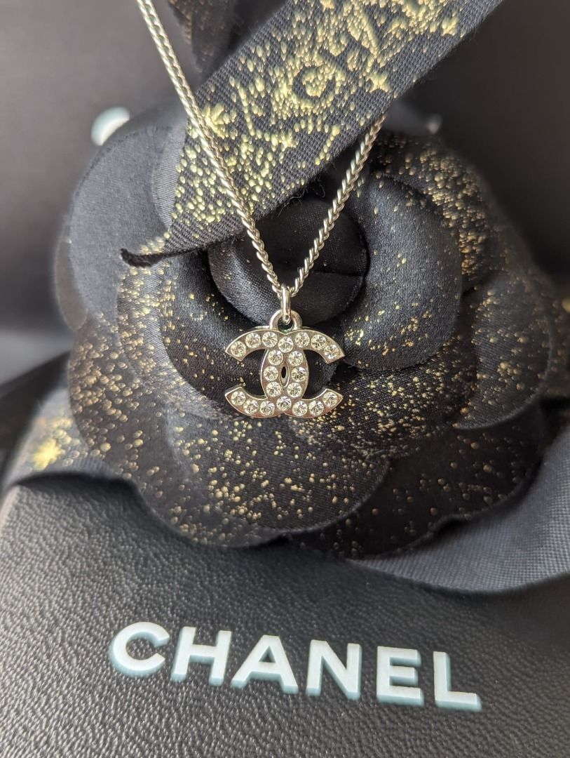 Chanel crystal necklace discount