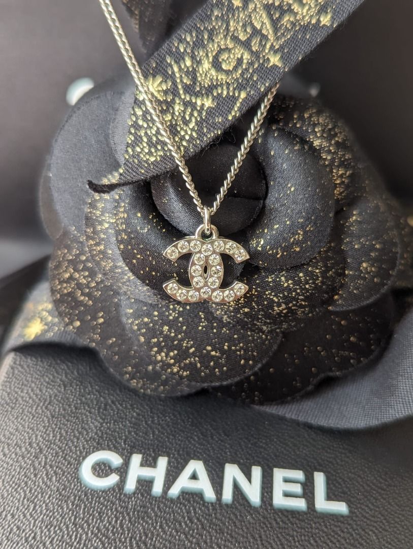 RARE Chanel CC F14V logo classic timeless crystal necklace box tag, Women's  Fashion, Jewelry & Organisers, Necklaces on Carousell