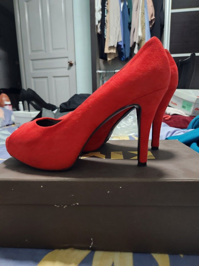 Red suede sales platform heels