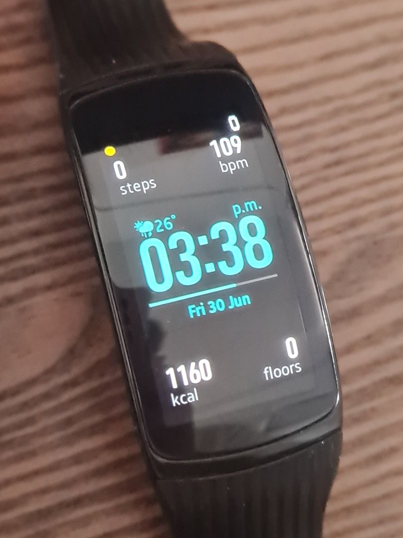 Samsung Gear Fit 2 Pro SM R365 Smartwatch Fitness Tracker Free Postage