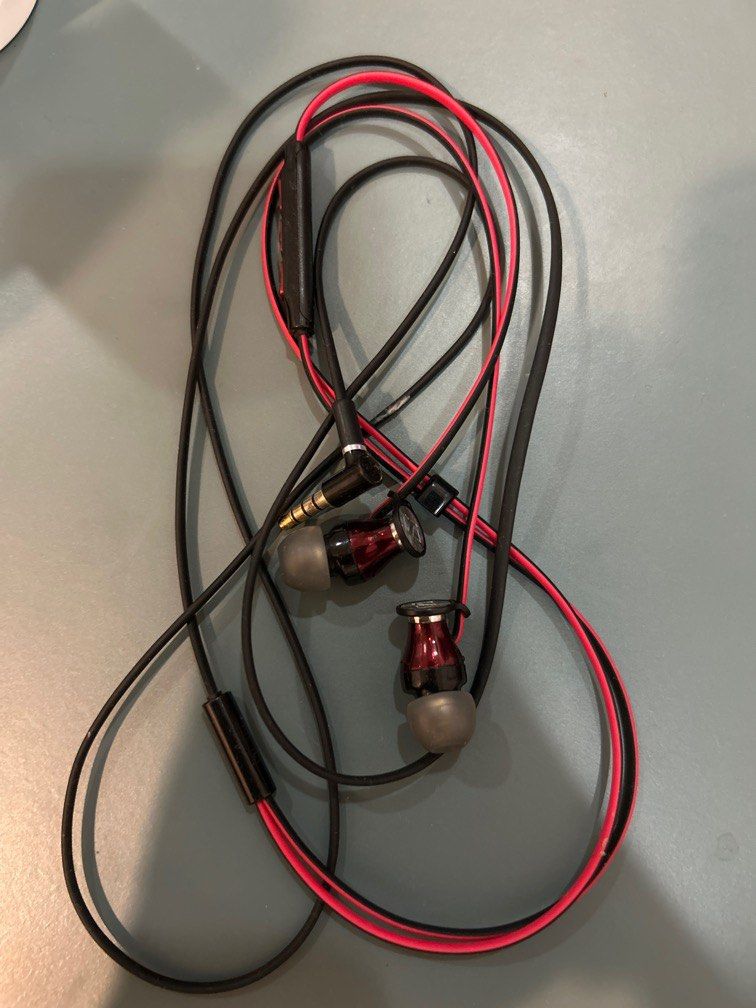 Senheiser momentum wired in ear headphones