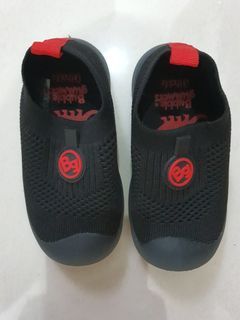 Sepatu anak cowok