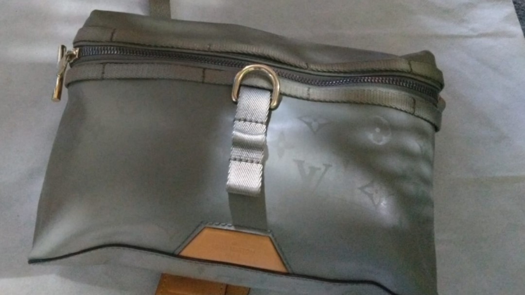 Louis Vuitton Monogram Titanium Brazza Wallet, Barang Mewah, Tas & Dompet  di Carousell