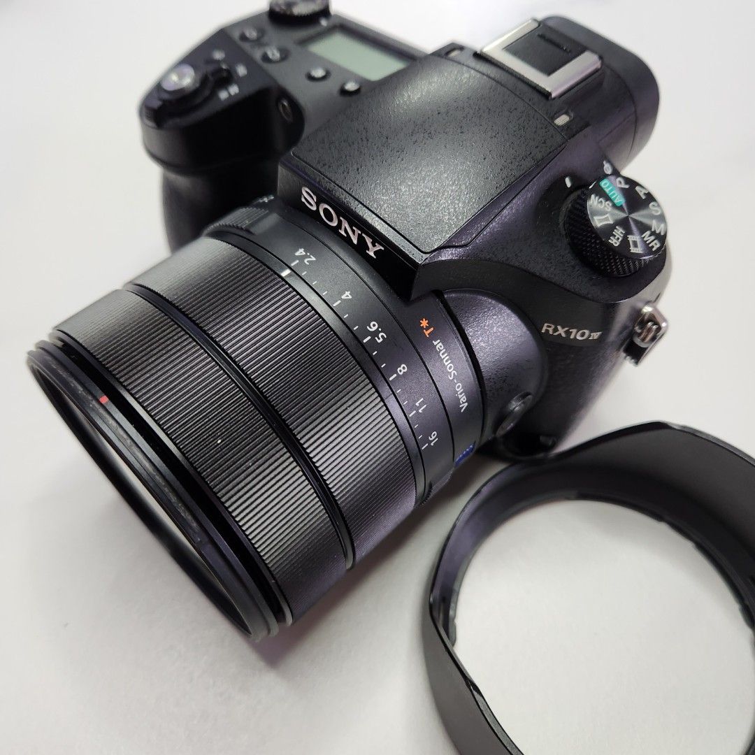 Sony RX100 Mark IV, Photography, Cameras on Carousell