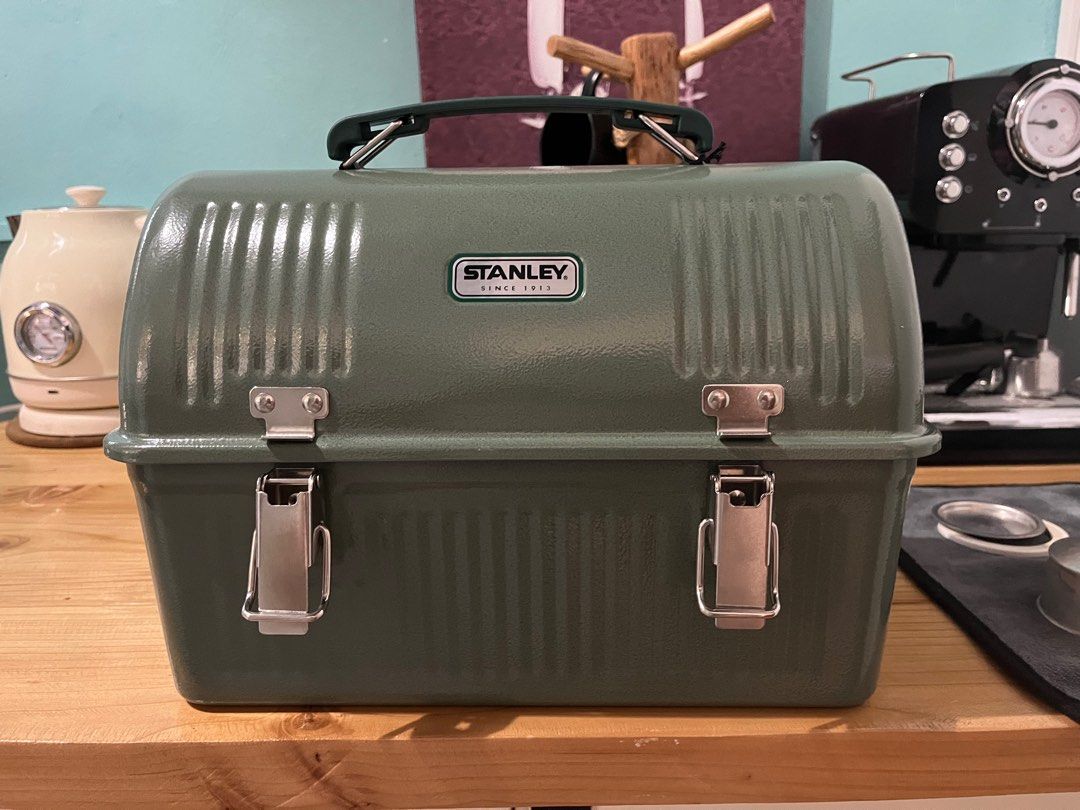 Stanley Classic Lunch Box, Furniture & Home Living, Home Improvement