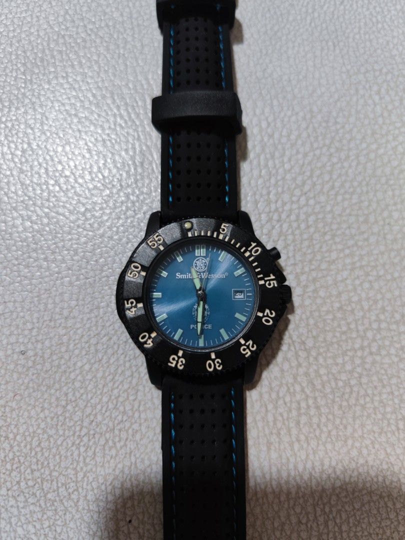 Smith & wesson police watch deals