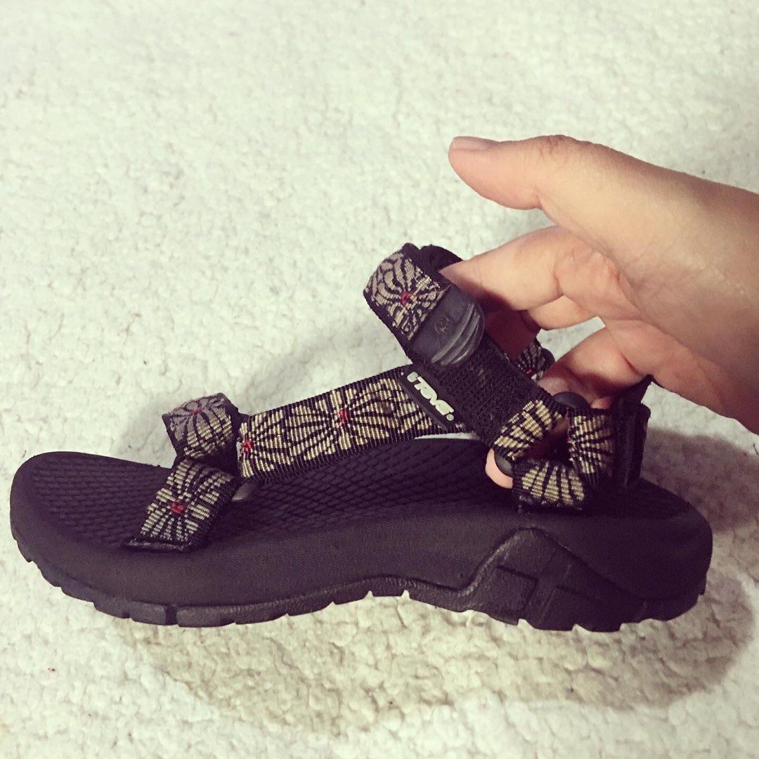 TEVA AZTEC HURRICANE SANDALS Women s Fashion Footwear Sandals