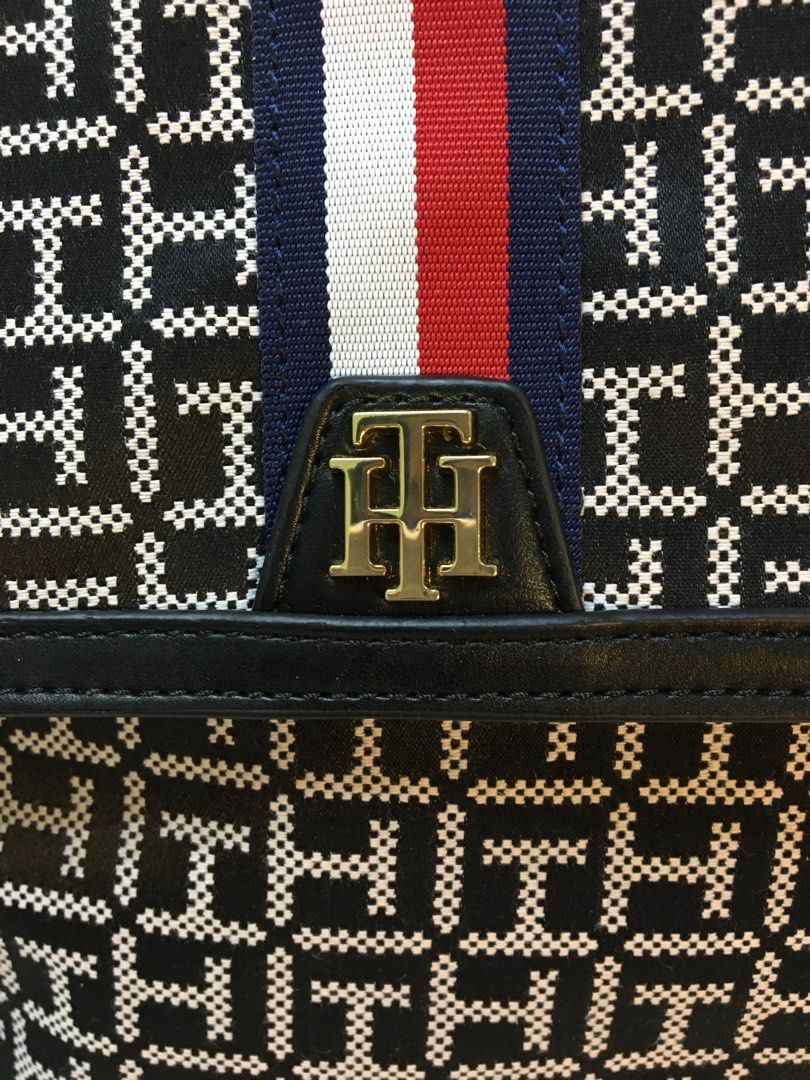 Tommy Hilfiger sling bag (100 original) on Carousell