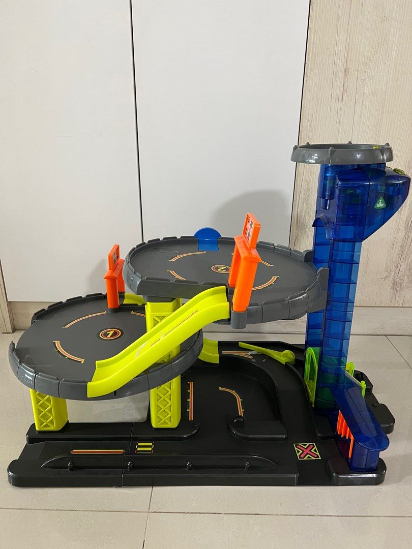 Toy car playset, Hobbies & Toys, Toys & Games on Carousell