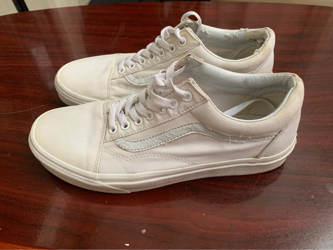 Vans Old Skool Triple White/True White, Men's Fashion, Footwear, Sneakers  on Carousell