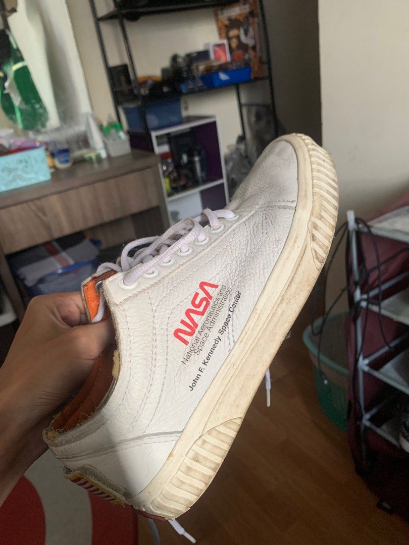 Nasa vans discount 10.5